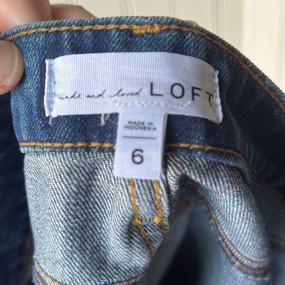 LOFT Denim Cotton Distressed Front Cut Out Skirt Size 6 - Picture 2 of 15